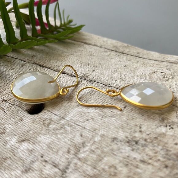 SAVVY CIE JEWELS, GOLD VERMEIL SILVER MOONSTONE DROP EARRINGS.  NWT - Picture 4 of 6